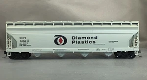 Athearn - Diamond Plastic - 55' Covered Hopper + Wgt # 5250 w/Kadees - Picture 1 of 6