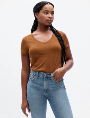 Camiseta GAP Favorite Cuello en V Sierra Marrón Talla Grande Foto 1 de 4