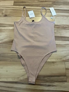 Forever 21 BodySuit Rundhalsausschnitt Medium Rouge Farbe Spaghettiträger Neu mit Etikett Grundnahrungsmittel - Bild 1 von 6