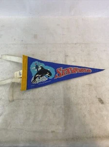 Vintage 1978 Sea World Aquarium Shamu Blue Pennant Flag 12” - Picture 1 of 11
