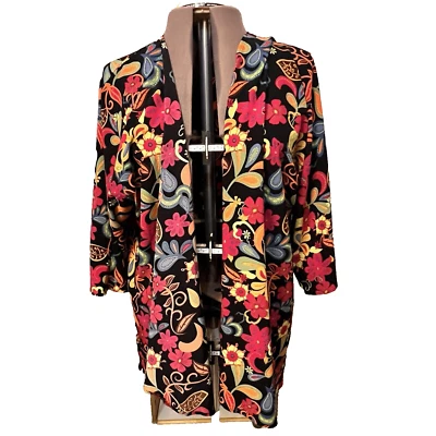 Plumero LuLaRoe Sarah.  Talla L. Estilo Kimono. Floral.  Frente abierto. De gran tamaño.  B10 Foto 1 de 4