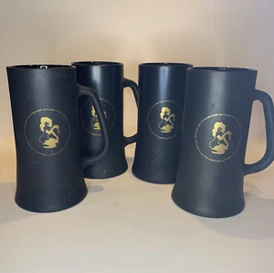 4 tazze vintage Playboy Club nere oro Neiman Femlin con chiave uomo grotta - Foto 1 di 6