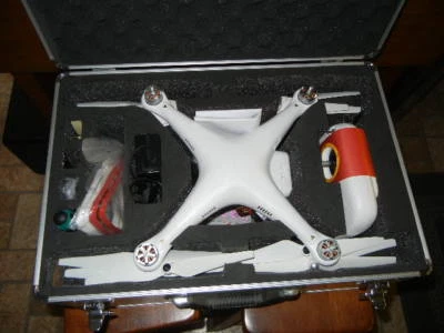 DJI Phantom 2 quadcopter with Zenmuse H3-2D Gimbal New - Image 1 of 4