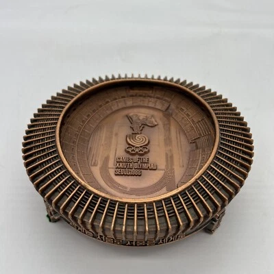 "Cenicero de recuerdo vintage del estadio olímpico de Seúl 1988 aprox. 7-1/2"" X7-1/2"" caja H" Foto 1 de 4