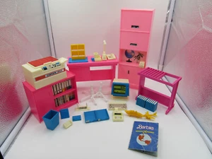 Barbie Reisebüro 1986 (30 Teile von 42) - Bild 1 von 8