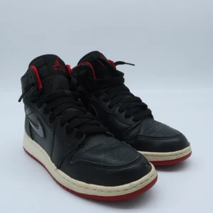 Air Jordan 1 Retro Mid Black Red Bred Sneakers 5.5Y Women's Size 7 - Picture 1 of 9