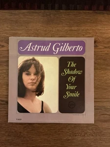 ASTRUD GILBERTO The Shadow Of Your Smile LP VERVE V-8629 rare Vinyl - Foto 1 di 3