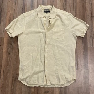 Camicia Banana Republic uomo piccola giallo chiaro con bottoni slim fit misto lino - Foto 1 di 7