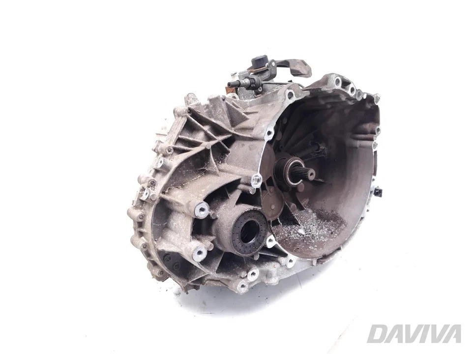 Volvo V60 Boîte de vitesses manuelle à 6 vitesses D4 Diesel 133kW (181 HP) 2013 - Image 1 of 4