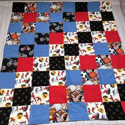 "Parches cuadrados de edredón hechos a mano para bebés/niños | Deportes temáticos para niños/increíbles 40x44""" Foto 1 de 4