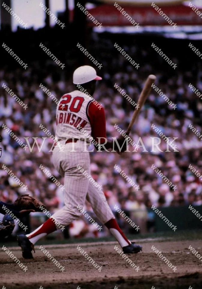 ET34 Frank Robinson Cincinnati Reds 8x10 11x14 16x20 Photo - Image 1 of 1