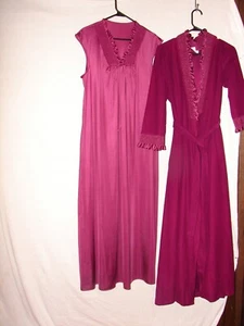 Vintage J C Penny Nachthemd und Velours Morgenmantel Peignoir Set - Bild 1 von 8