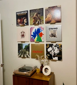 10 Pack Minimalistic Walnut Vinyl Mount - Vinyl Wall Shelf - Walnut Display - Picture 1 of 6