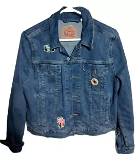 Levi's Original Trucker Jean Jacket Blue Wash Size Large Denim With Patches ~ B4 - Picture 1 of 5