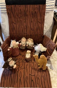 VTG Tb TRADING CO PLUSH NATIVITY SET FOLDING CRECHE TOTE Hook & Loop 7 Figures - Bild 1 von 9