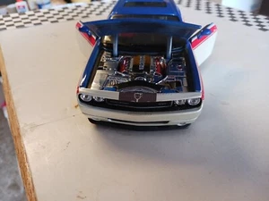 1/24 Die-cast metal '08 Dodge Challenger Maisto  Rodz  All American Custom 5%off - Picture 1 of 18