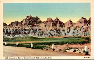 Postkarte Formation östlich des unteren Tunnels Bad Lands South Dakota Vintage Leinen - Bild 1 von 2