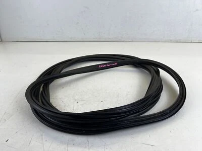 Погодное уплотнение для багажника Nissan 240SX S13 89-93 от оригинального производителя - Изображение 1 из 4