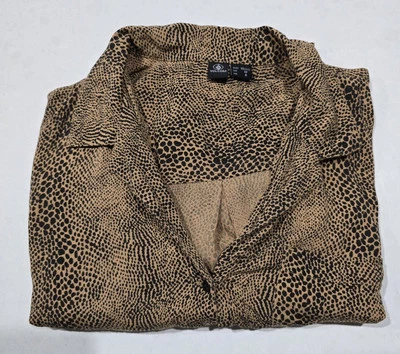Volcom Womens Viscose Short Sleeve Shirt Size S Small Leopard Print Cape Back - Image 1 of 4