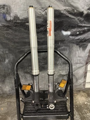 06 07 Juego de suspensión horquillas delanteras rectas honda cbr1000rr cbr 1000 Foto 1 de 4