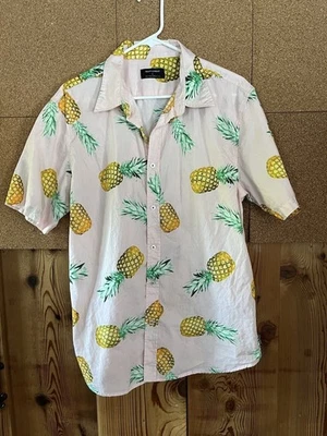 Ocean Current 男式粉色黄色菠萝短袖纽扣衬衫。 L 码 — 第 1/4 张图片