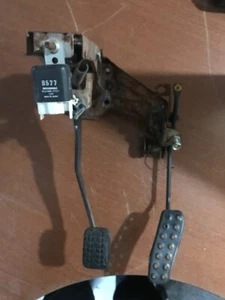 90-05 MAZDA MIATA MX-5 OEM 5 SPEED MANUAL GAS BRAKE PEDAL PETAL PAIR - Picture 1 of 4