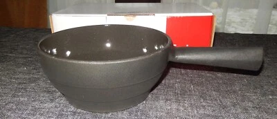 SPRING Fondue TOPF CAQUELON  GUSSEISEN FONDUETOPF  ESCALE 22 CM GRAU   NEU OVP - Bild 1 von 4