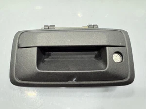2014-2015 CHEVY SILVERADO TAILGATE HANDLE CAMERA HOLE 23448681 OEM USED GM PART - Picture 1 of 6