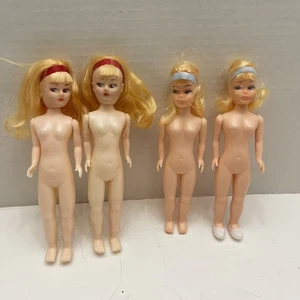 Lote de 4 muñecas Dress Me artesanos muñecas de plástico ganchillo costura de aproximadamente 7,5 pulgadas - Imagen 1 de 8