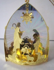 Nativity brass hologram vintage Christmas ornament - Picture 1 of 5