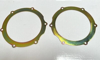 Land Rover Defender 90/110 Front Axle Swivel Seal Retaining Plates RRY500180 - Image 1 of 2
