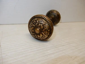 ANTIQUE ART NOUVEAU DOOR KNOB SET - Picture 1 of 4