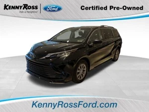 2022 Toyota Sienna LE - Picture 1 of 12