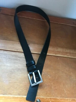 Cinturón Docker’s Italiano Cuero Negro Marcado con Hebilla de Metal Níquel Cepillado – 35.5  Foto 1 de 4