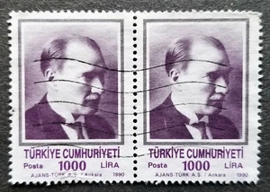TURKEY 1990 Scott 2486 // SG 3094 // pair 1,000 ₤ Kemal Ataturk - Picture 1 of 1