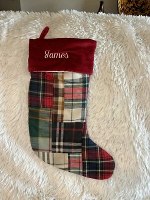 Medias de Navidad a cuadros de granero de cerámica 12x19 con monograma James Foto 1 de 4