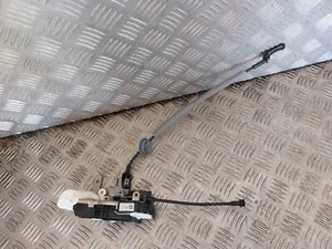 Serrure Fermeture Porte Arrière Gauche - VOLVO V40 II (2) - Réf : 933384-106 - Picture 1 of 5