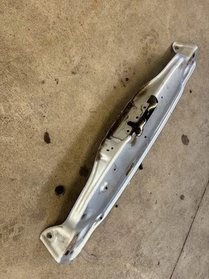 Volkswagen Amarok 2H, Radiator Support, Top Lock Panel, 2016-2022 - Image 1 of 4