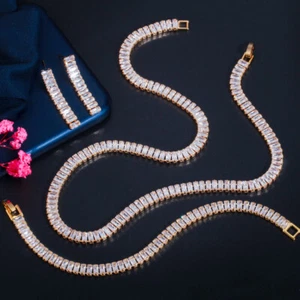 Set orecchini bracciale collana baguette lunga zirconi placcati oro per gioielli matrimonio - Foto 1 di 13