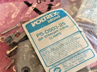 CUBIERTAS DE CAPÓ DE PLÁSTICO GRIS D-SUB 25 PIN DB25 50 un. para conectores de doble fila Foto 1 de 4