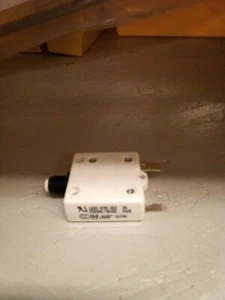 Windsor 86002000 - Breaker, 3 Amp    1681-090-300 - Picture 1 of 2