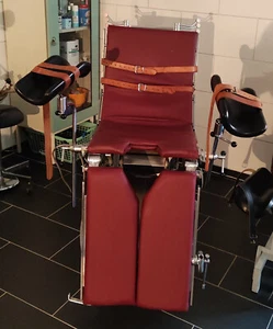 Gynstuhl von Maquet Nostalgie Studio Gerät in purer Top Edelstahl Optik - Bild 1 von 19