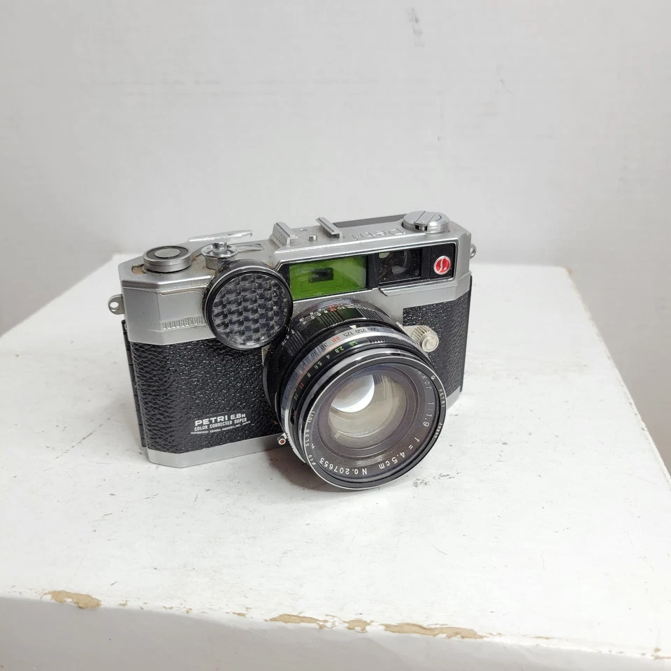 CÁMARA TELÉMETRO PETRI E.BN 35mm  Foto 1 de 4