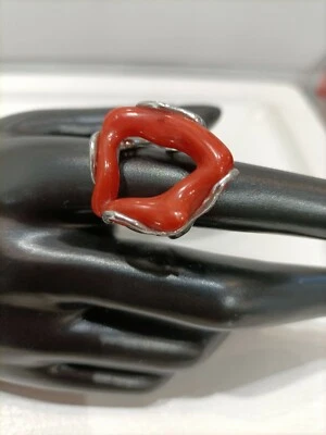 Anello con bella forma chiusa di vero corallo Sardegna in argento 925  - Immagine 1 di 2