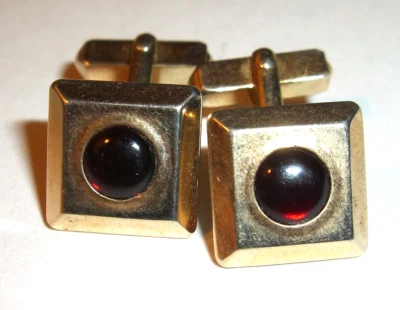 Par de gemelos Swank para hombre con piedra roja Foto 1 de 4