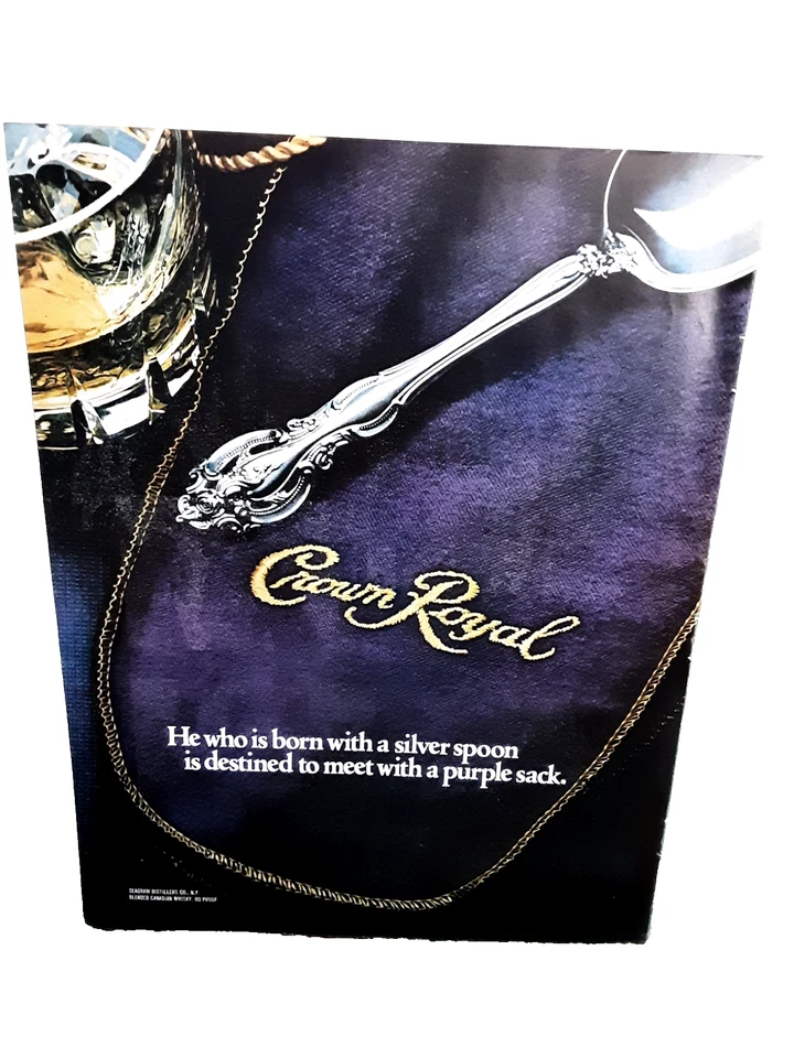 Anuncio impreso de whisky Crown Royal vintage 1981 saco púrpura plata cuchara barra arte Foto 1 de 1