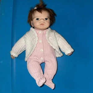 Tiny Ashton Drake ADG 06 Baby Puppe Emmys liebevolle Augen - Bild 1 von 3