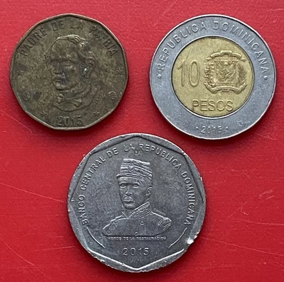 DOMINICAN REPUBLIC – SET OF 3 COINS 1, 10 ,25 PESOS 2015 - Image 1 of 2