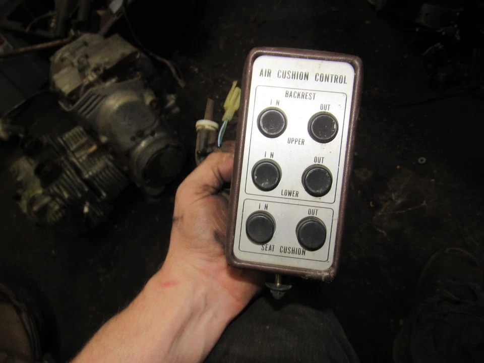 1986 suzuki gv1400 cavalcade air cushion control switch - Image 1 of 1