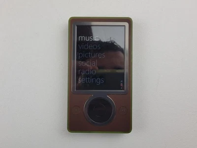 Microsoft Zune Digital Media MP3 Player (1091) 30GB - Brown - *BAD BATTERY* - Image 1 of 4